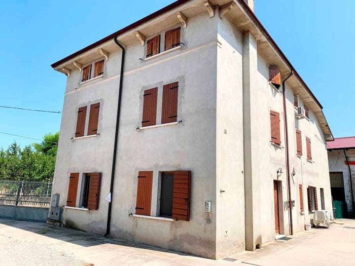 Appartamento quadrilocale in vendita in Via Caselle, Centro, Nogara