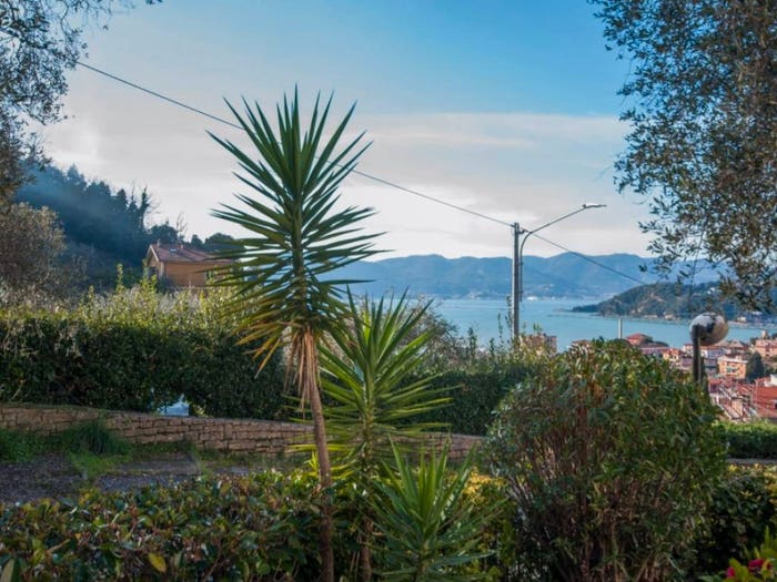Appartamento con 6 locali in vendita in Terza Traversa Località Carbognano, Lerici Paese, Lerici