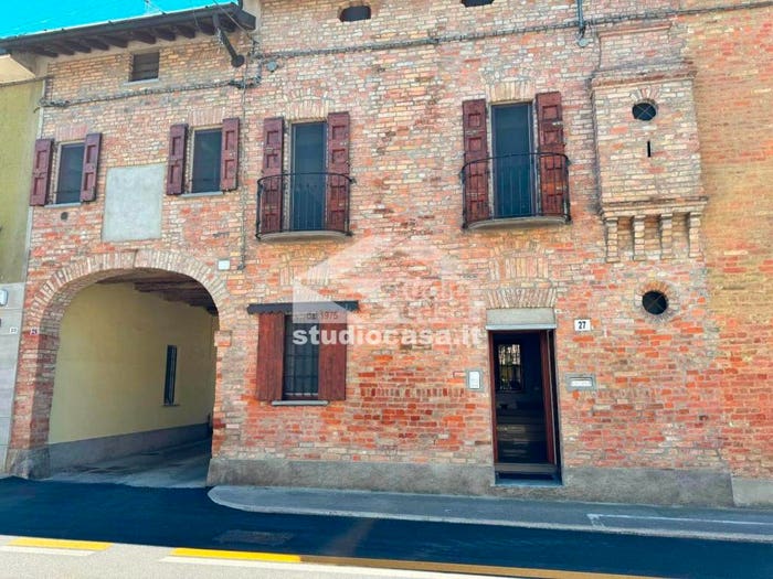 Casa con 5 locali in vendita in VIA ROMA, Centro, Madignano
