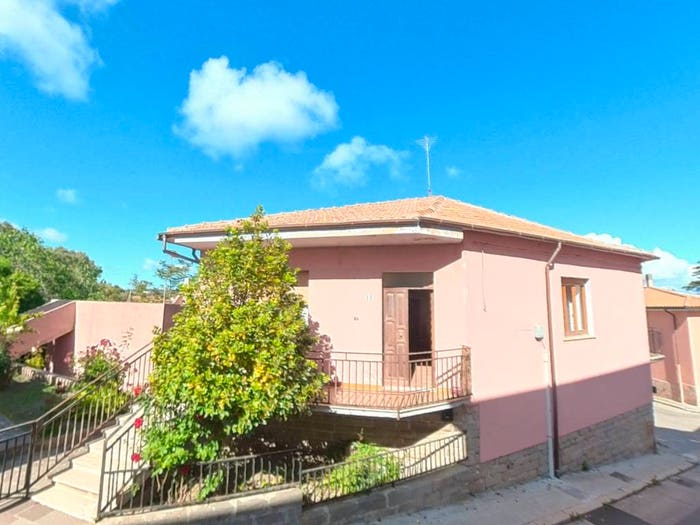 Casa quadrilocale in vendita in Via Aprile, Nulvi