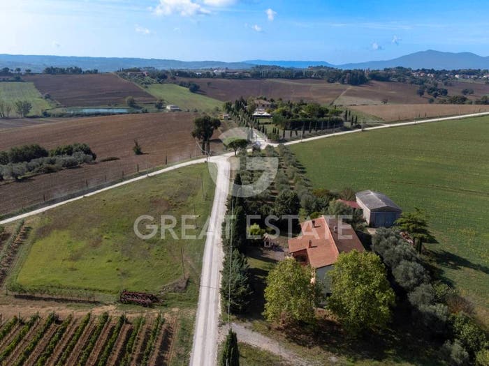 Casa con 6 locali in vendita in Vaiano, Castiglione del Lago