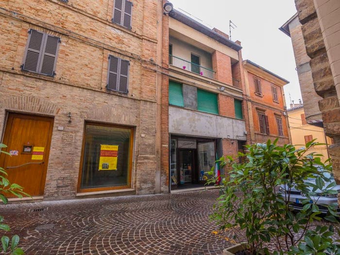 Casa con 6 locali in vendita in Via Camillo Benso di Cavour, Centro, Corridonia