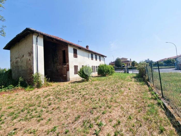 Casa con 6 locali in vendita in VIA DEL PIANO, Centro, San Paolo Solbrito