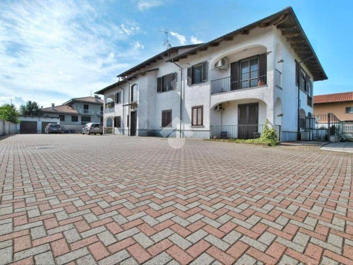 Appartamento quadrilocale in vendita in Via dei Salici, Centro, Livorno Ferraris