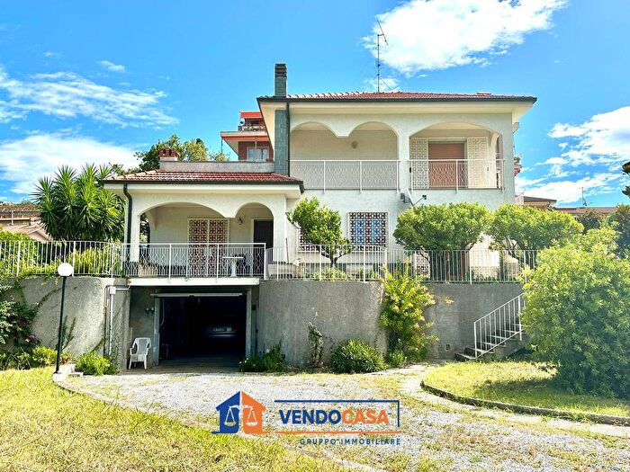 Casa con 6 locali in vendita in Via Morette, Centro, Boissano
