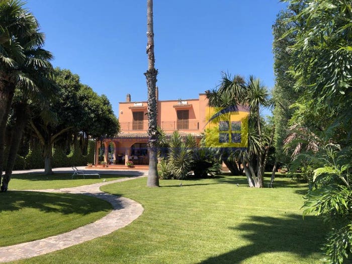 Casa con 6 locali in vendita in Via Ruggero De Simone, Casale Materdomini, Brindisi