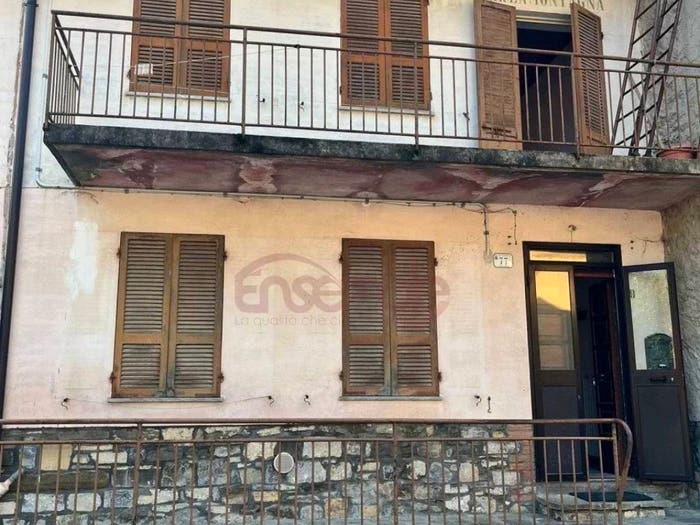 Casa trilocale in vendita in Località Sivizzo, Corniglio