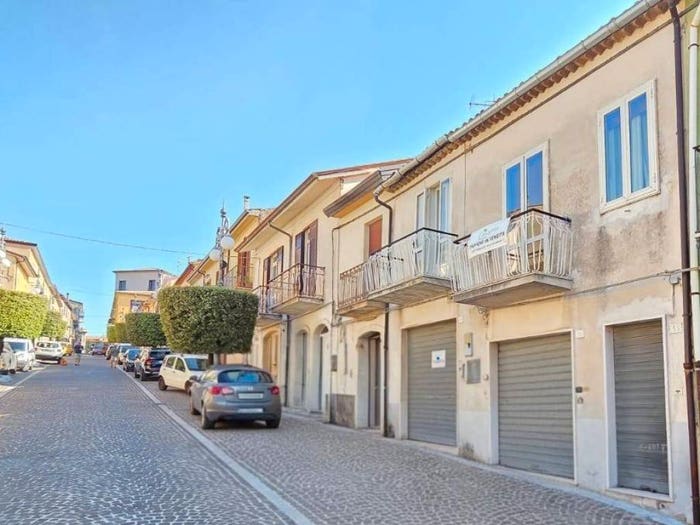 Casa trilocale in vendita in Via Roma, Montemarano