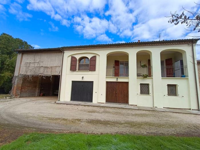 Casa con 6 locali in vendita in Via Fiumazzo, Lugo