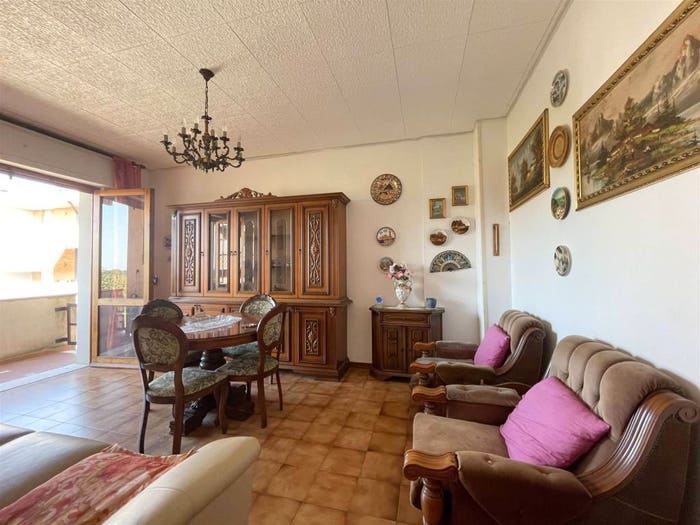 Appartamento quadrilocale in vendita in Luni Mare, Luni