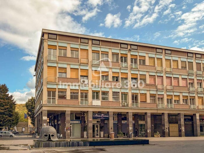 Appartamento trilocale in vendita in Piazza dei Bruzi, Centro Storico, Cosenza