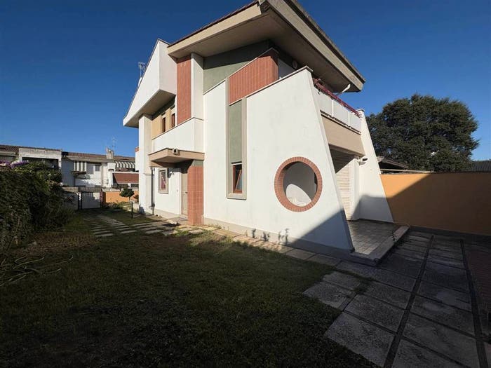 Casa con 5 locali in vendita in VIA dei LECCI, Villa Claudia, Anzio