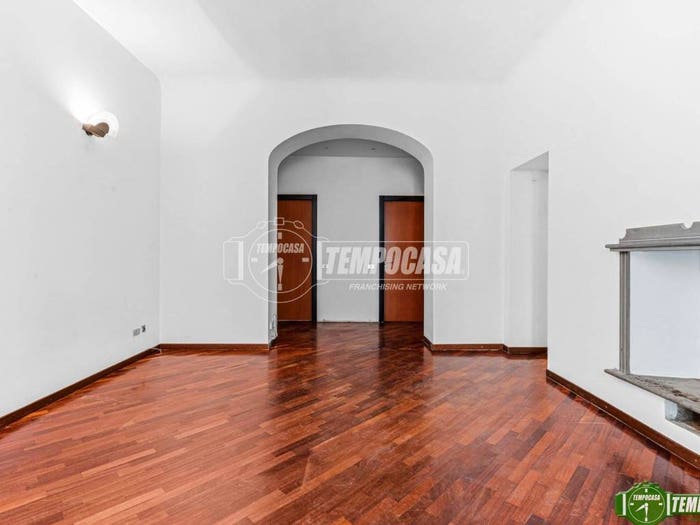 Appartamento trilocale in vendita in Via Fabio Filzi C, Centrale, Milano