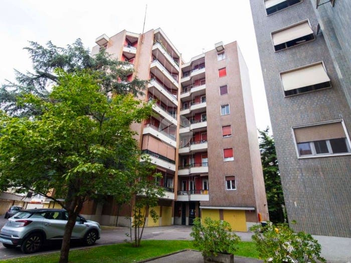 Appartamento trilocale in vendita in Via Val Cannobina, Baggio, Milano