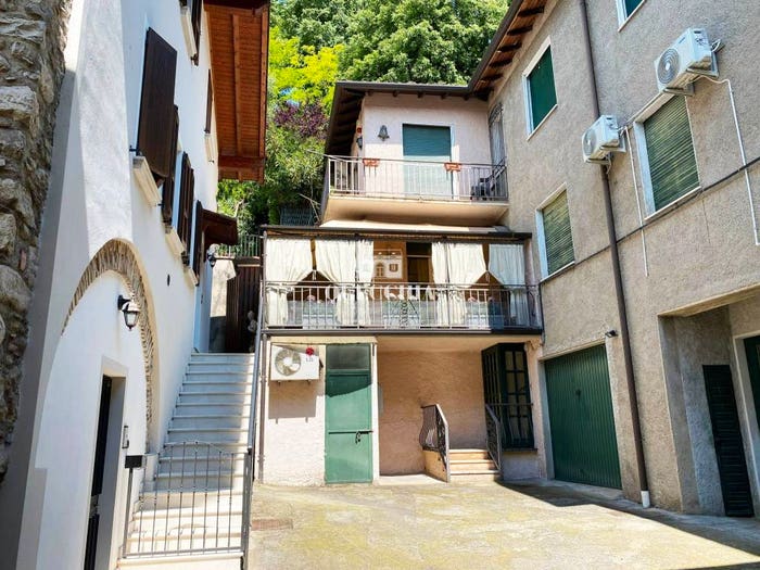 Casa bilocale in vendita in Via Roma, Centro, Padenghe sul Garda