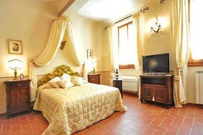 Appartamento trilocale in vendita in Via Palazzuolo, Borgo Ognissanti Il Prato, Firenze