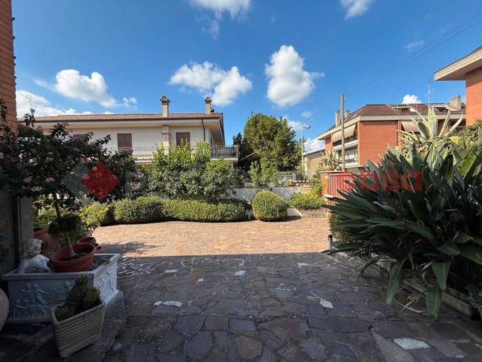 Casa trilocale in vendita in Via Michelangelo, Pavona, Castel Gandolfo