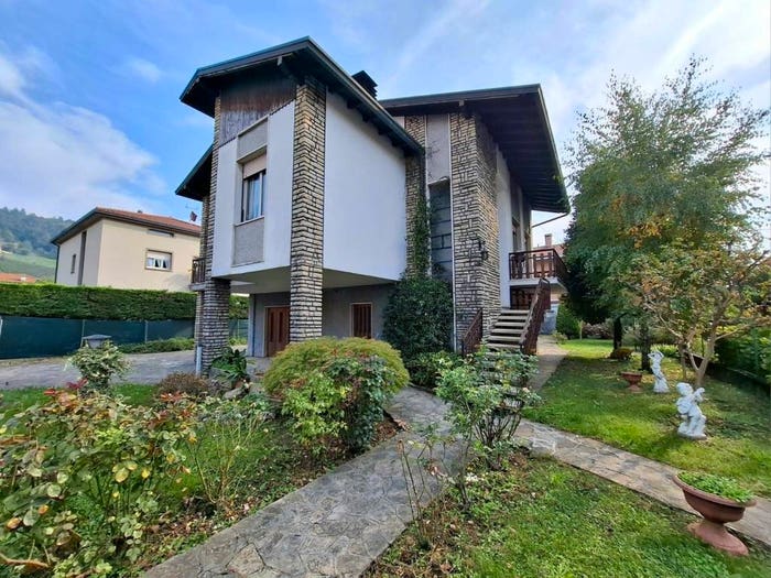 Casa quadrilocale in vendita in Via Castagna, Villa di Serio
