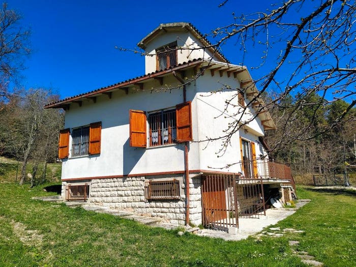 Casa con 5 locali in vendita in Strada Provinciale San Gregorio, Acqualagna