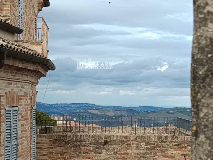 Casa con 6 locali in vendita in LARGO LEOPARDI, Centro, Petritoli