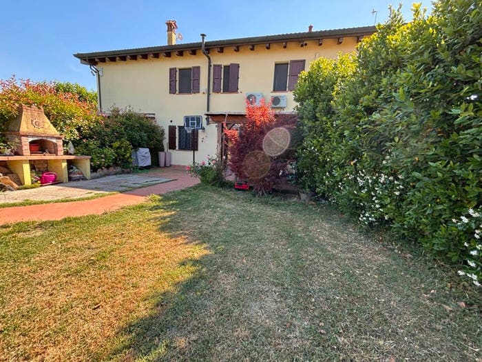 Casa con 5 locali in vendita in Via San Salvatore, Medicina
