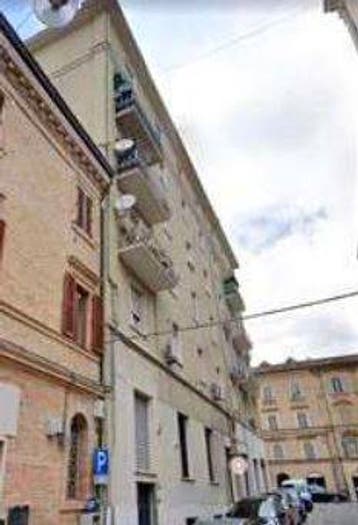 Appartamento con 5 locali in vendita in Corso Camillo Benso Conte di Cavour Macerata MC Italia, Centro, Macerata