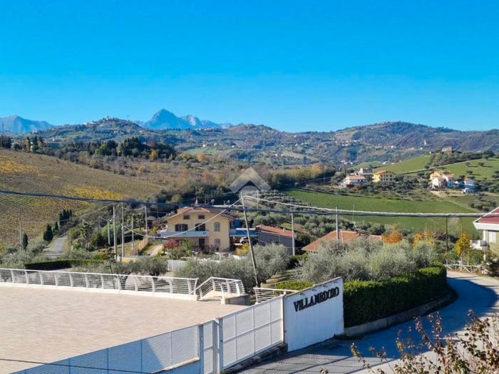 Casa trilocale in vendita in Contrada Villa Medoro, Atri