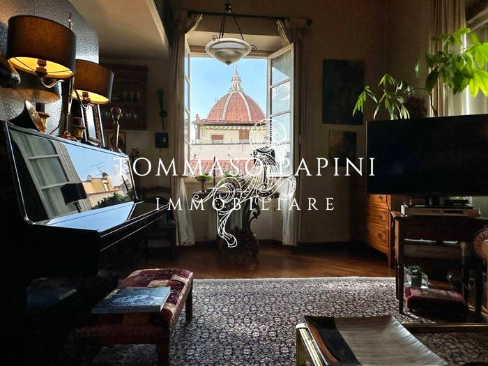 Appartamento con 5 locali in vendita in Via dei Tavolini, Signoria Uffizi, Firenze