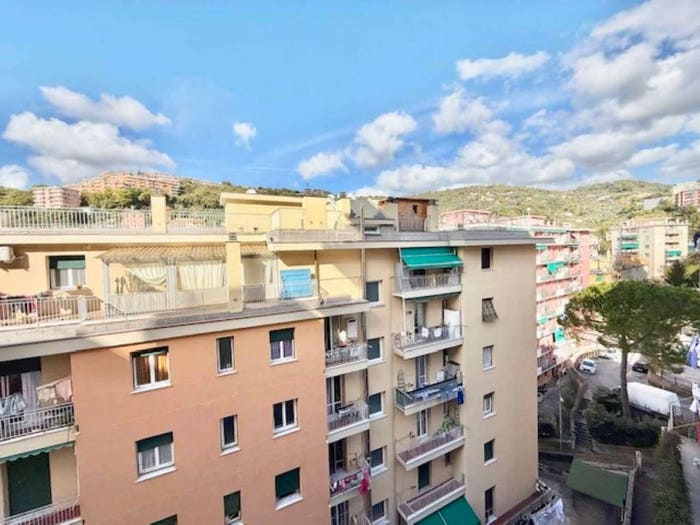 Appartamento trilocale in vendita in via Stefanina Moro, Quezzi, Genova