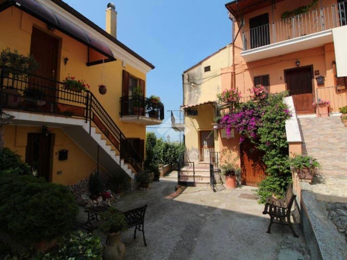 Casa bilocale in vendita in Via S Giustino, Ripattoni, Bellante