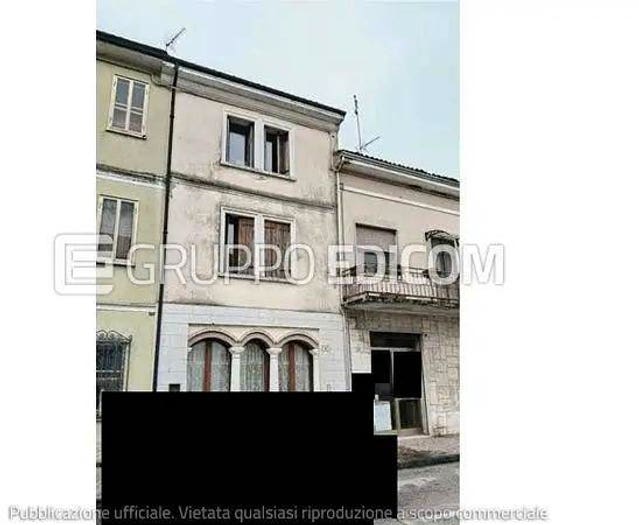 Casa con 5 locali in vendita in Via Rocca, Centro, Melara