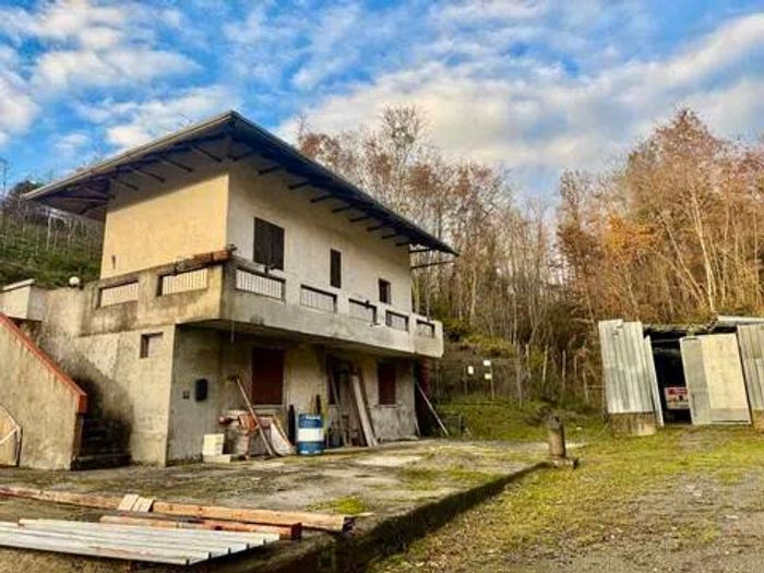 Casa con 6 locali in vendita in Ss, Aulla