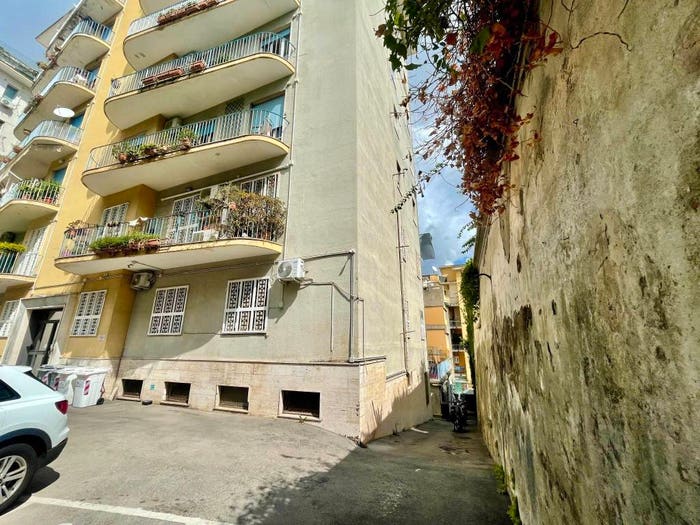 Appartamento quadrilocale in vendita in Via Giacinto Gigante, Piazza Canneto Salvator Rosa, Napoli