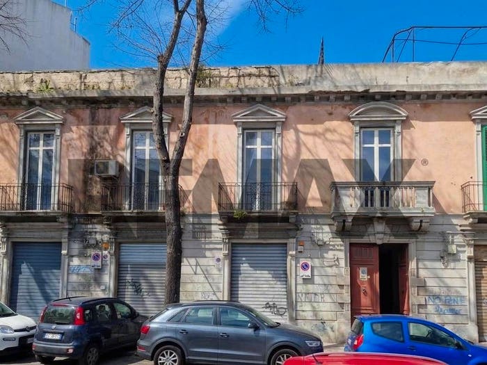 Appartamento con 6 locali in vendita in Via Giacomo Venezian, Centro Storico, Messina