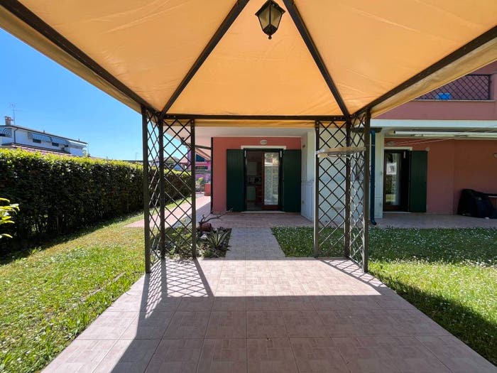 Appartamento trilocale in vendita in Via Mantova, Centro, Caorle