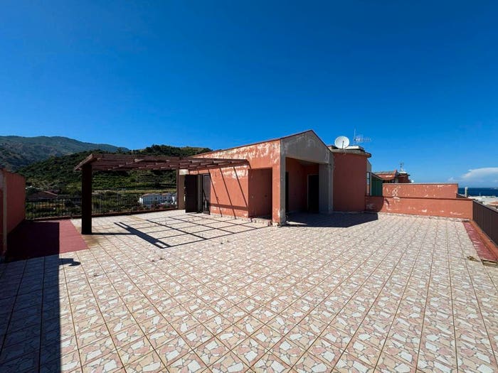 Casa monolocale in vendita in Strada Statale Orientale Sicula, Galati, Messina