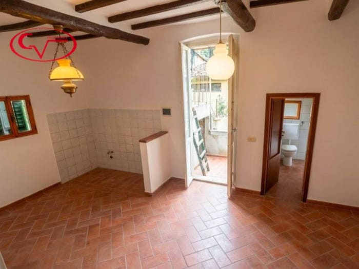 Appartamento trilocale in vendita in Via Guglielmo Marconi, Città, Montevarchi