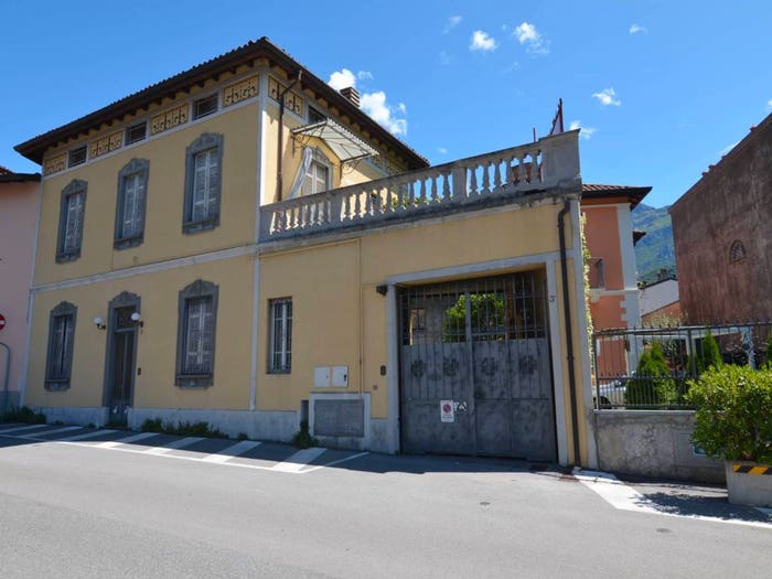 Casa con 6 locali in vendita in VIA F BORROMEO, Pescarenico, Lecco