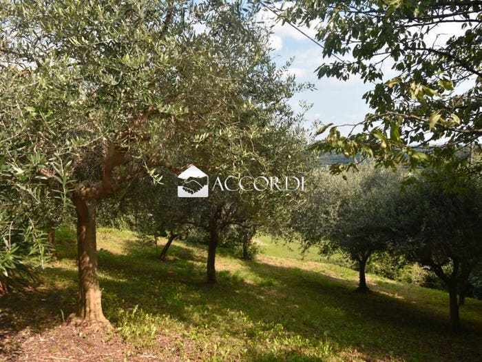Casa quadrilocale in vendita in Via Madonna della Neve, Centro, Conegliano