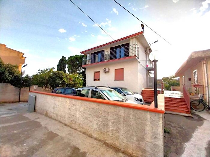 Appartamento con 6 locali in vendita in Via Paneduro, Sparvasile, Bonifati