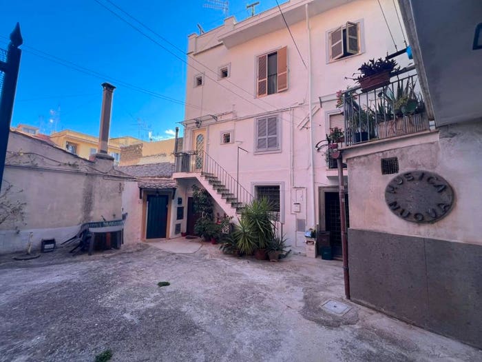 Appartamento trilocale in vendita in Via Italo Belardi, Centro Storico, Genzano di Roma