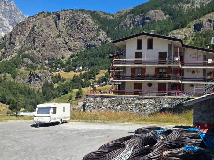 Appartamento trilocale in vendita in Frazione Torterouse, Valtournenche