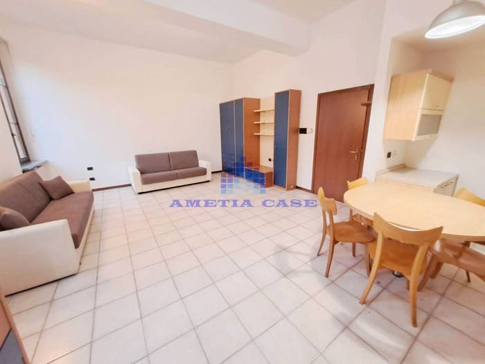 Appartamento bilocale in vendita in Piazza Dottor Antonio Albini, Robbiate