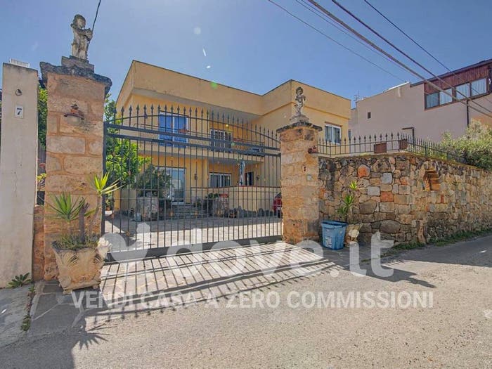 Casa con 6 locali in vendita in Via Volpe, Milioti, Carini
