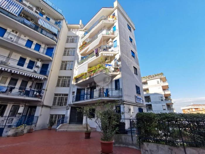 Appartamento trilocale in vendita in Traversa Michele Pietravalle, Zona Ospedaliera, Napoli