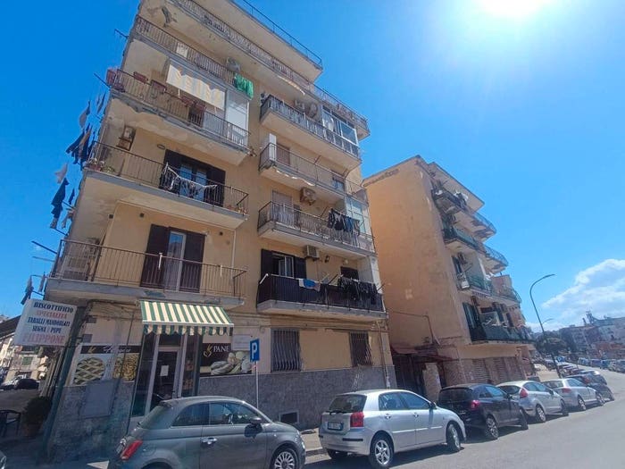 Appartamento trilocale in vendita in Via Amedeo Maiuri, Bagnoli, Napoli