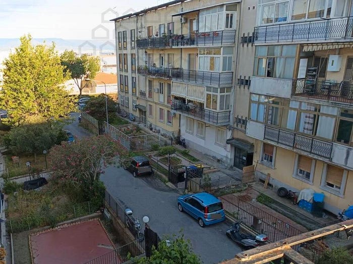 Appartamento trilocale in vendita in Via Pietro da Messina, Santa Lucia San Filippo, Messina