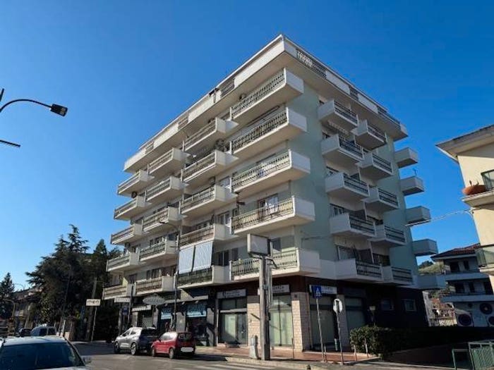 Appartamento trilocale in vendita in Corso Umberto I, Centro, Montesilvano