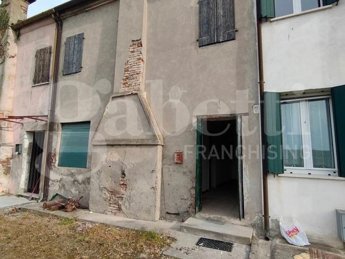 Casa quadrilocale in vendita in CRESPINO Via Passodoppio, Crespino