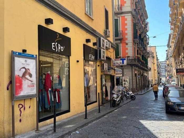 Appartamento quadrilocale in vendita in Via Antonietta De Pace, Mercato, Napoli